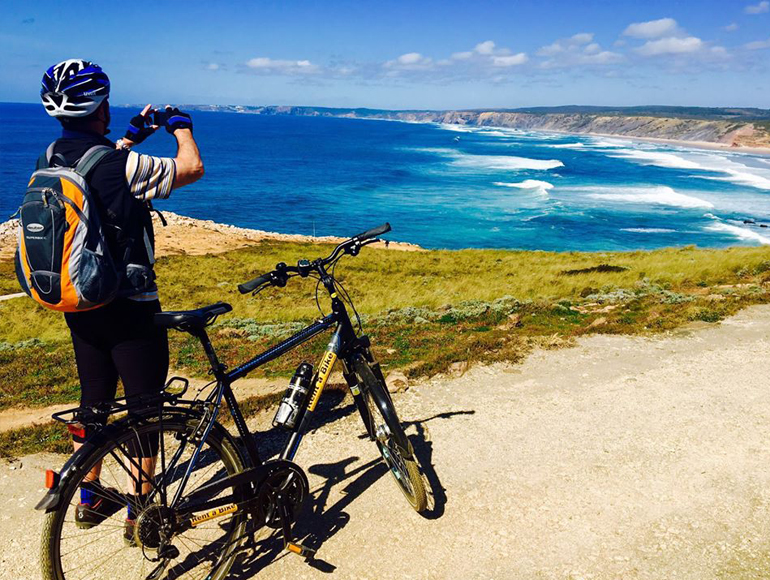 Watching the coast by bike in self guided bike tours in Portugal | MegaSport Travel