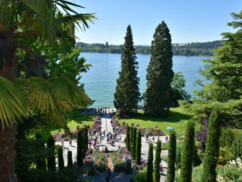 Gute Sicht auf die Natur und den See