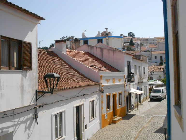 Dorf mit traditionellen Häusern Portugal, versuchen Sie Mountainbiken an der Algarve | MegaSport Travel
