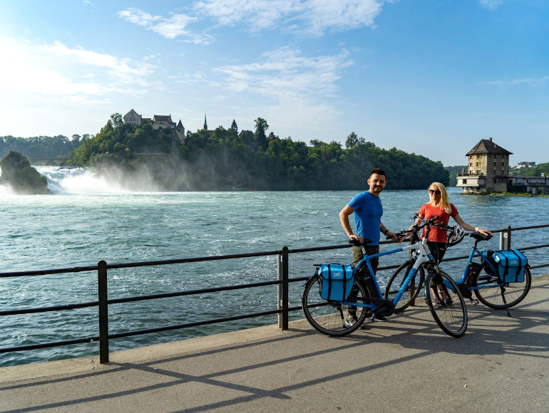 Paysage magnifique avec petite cascade | MegaSport Travel