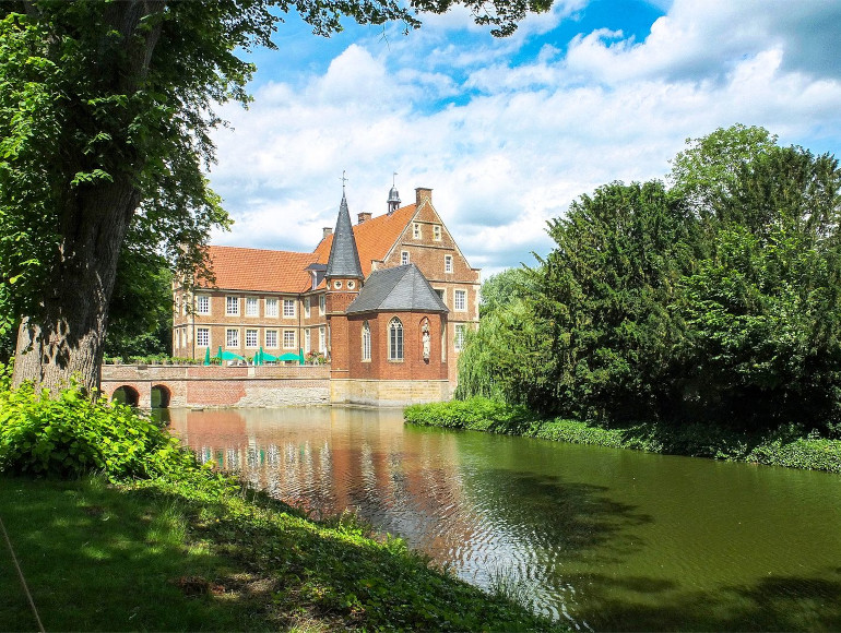 Sykkelferier gjennom vollgravslott | MegaSport Travel