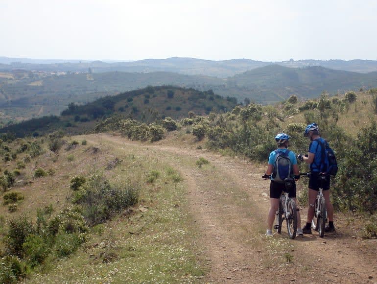 Vista sobre as montanhas do Algarve | MegaSport Travel