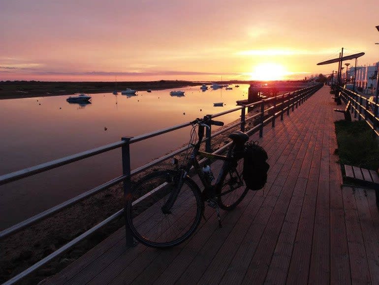 Passeio de bicicleta em Cabanas de Tavira