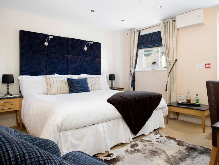 Hotell master bedroom | MegaSport Travel